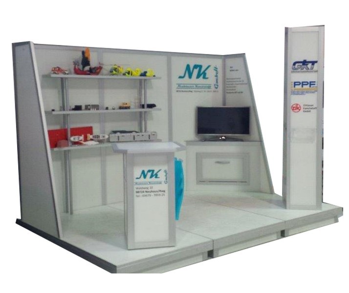 Bühnenpodeste und mobile Tresen: Messestand